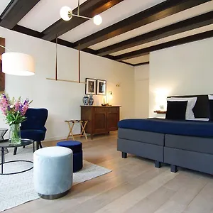 3* Gasthuis 1637: Historic Canal View