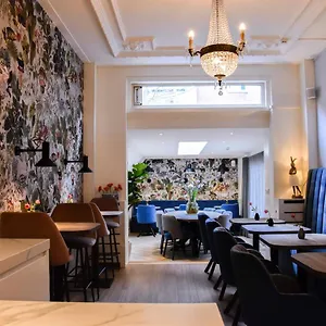 Asterisk 3 Star Superior Amsterdam